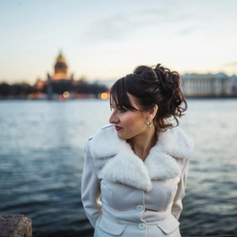 Дизайнер интерьера Йоусен Ланита