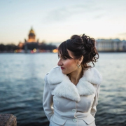 Дизайнер интерьера Йоусен Ланита